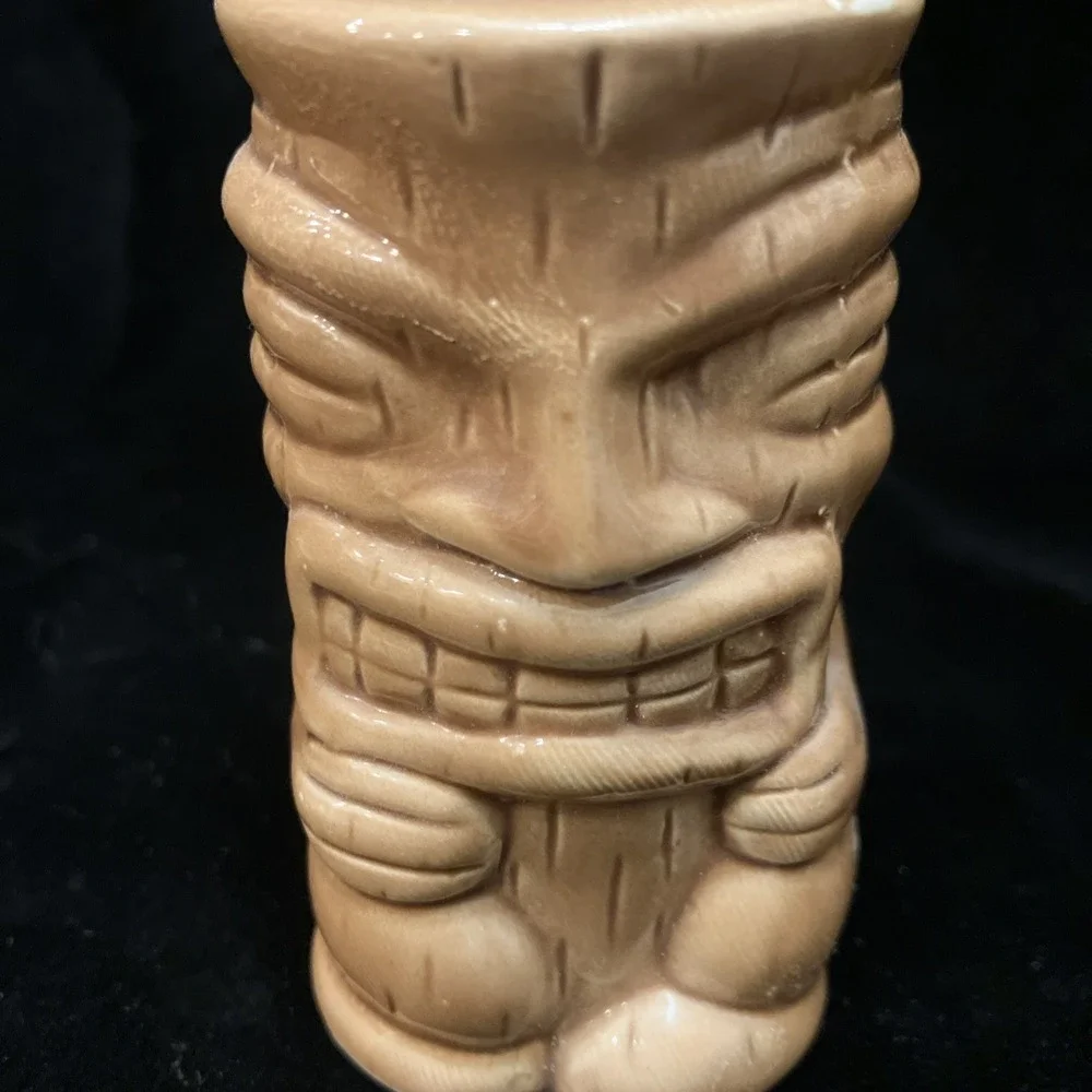 Tiki Luau Salt & Pepper Shakers + Toothpick Holder Hawaii Aloha Vintage Kitchen